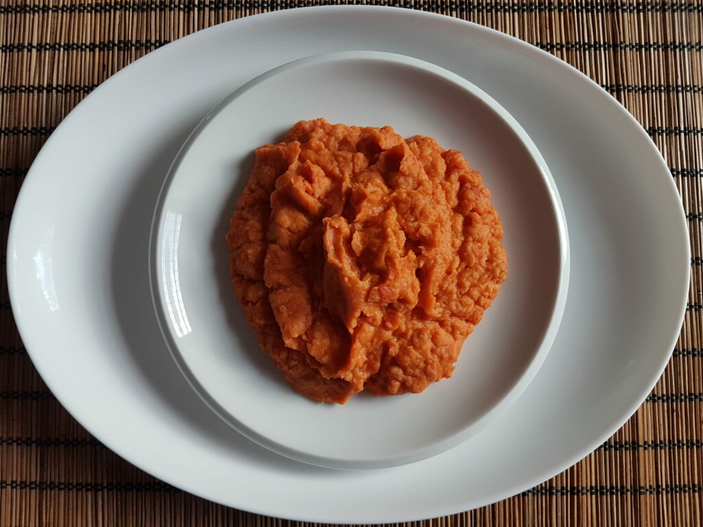 Read more about the article Bean spread with paprika – red creation