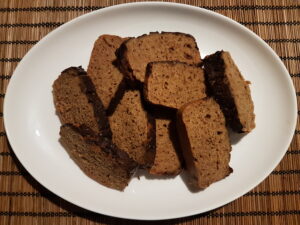 Read more about the article Cake with carob topping – simply delicious