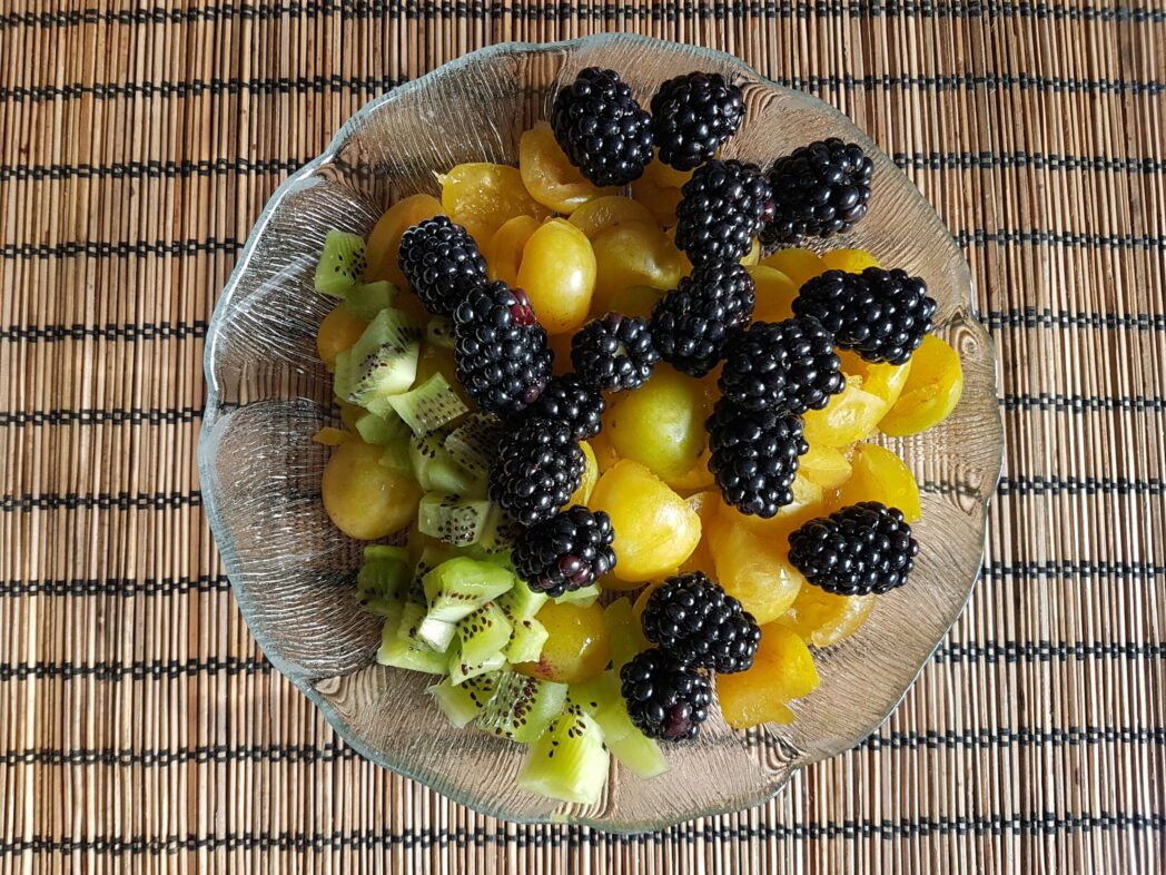 You are currently viewing Fruit plate – juicy and healthy