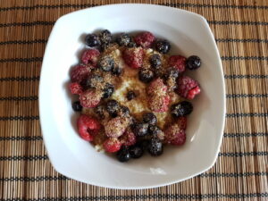 Read more about the article Millet porridge with berries – indulgence