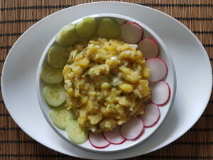 Read more about the article Kartoffelsalat – mal bunt, mal einfach