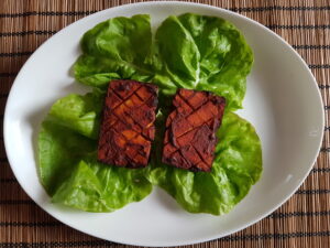 Read more about the article Baked tofu – a spicy delicacy